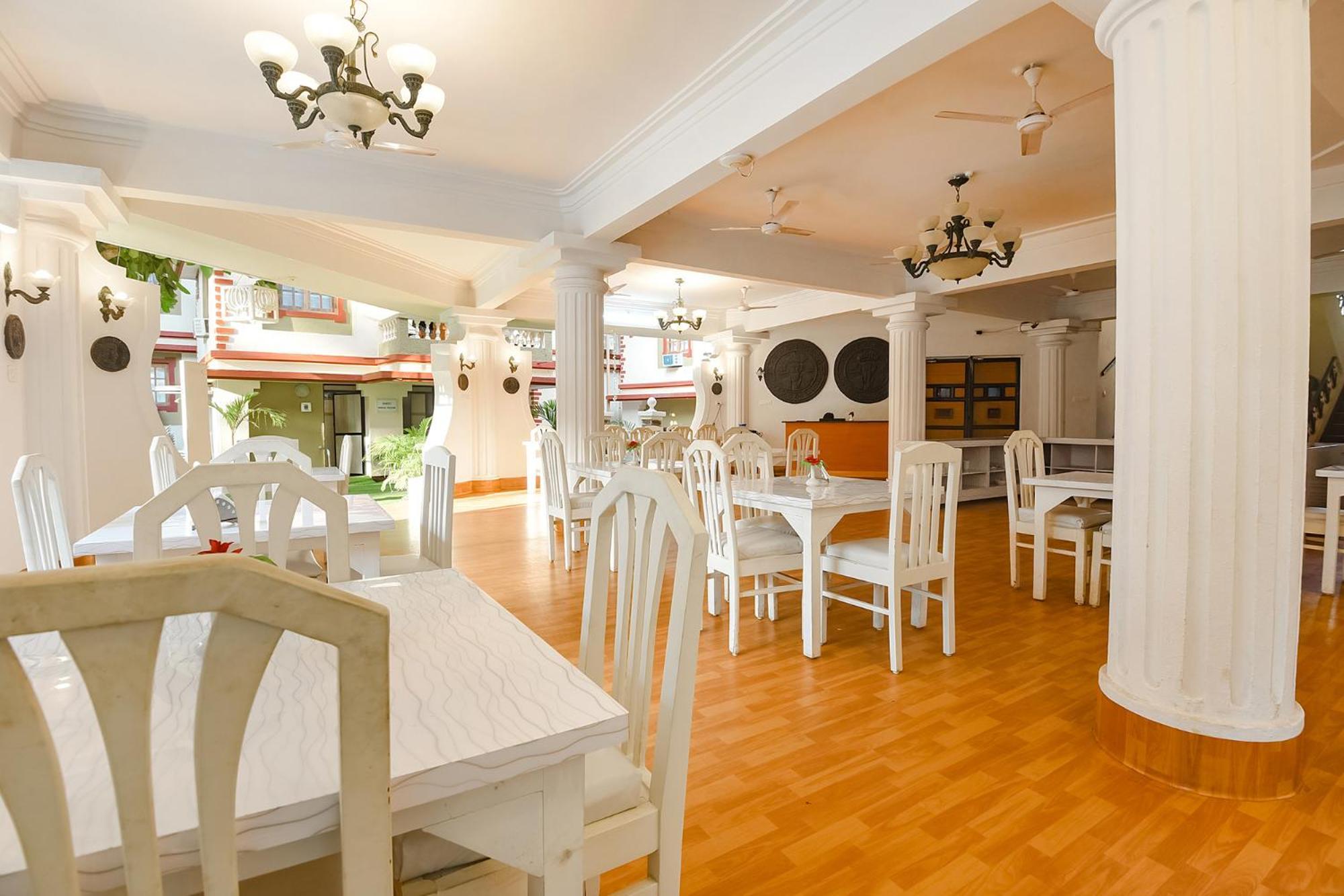 Cherrystay Holiday Resort -Candolim Beach Екстер'єр фото